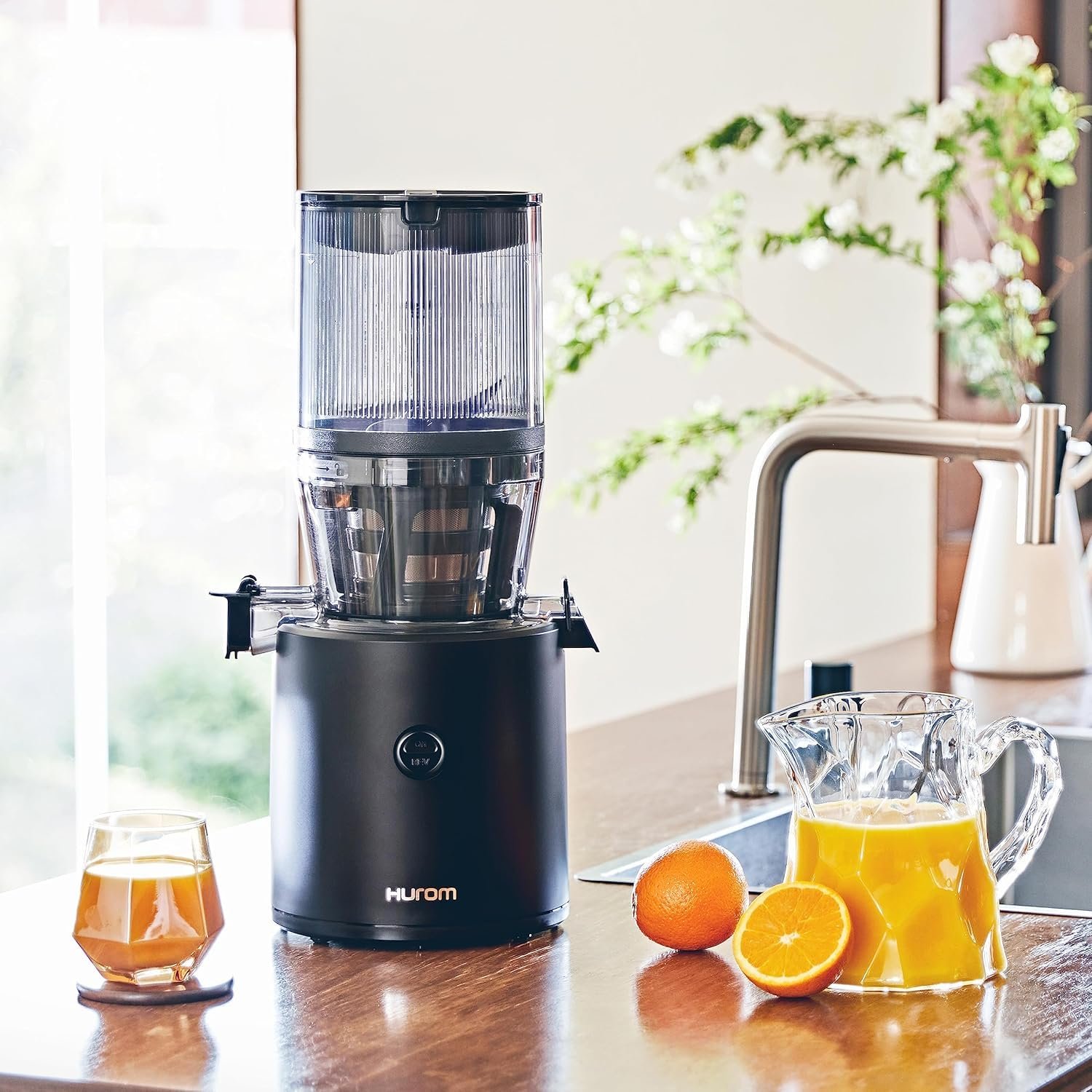 Hurom H320N Slow Juicer | Ultra Low Pulp | Hands-Free - Image 2